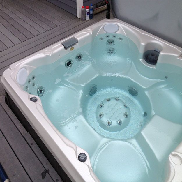 Гидромассажный спа бассейн Jacuzzi J-245 35