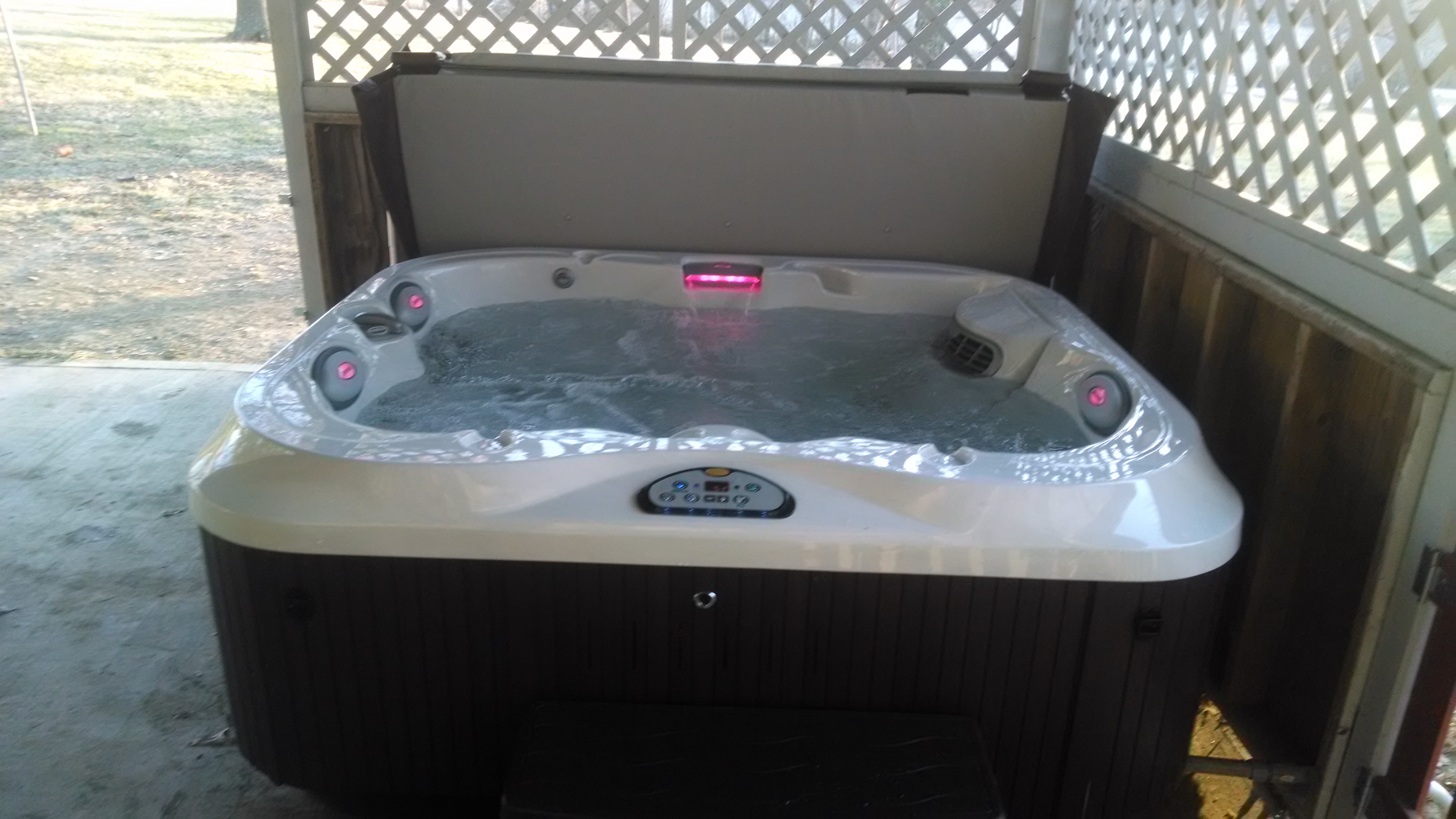 Гидромассажный спа бассейн Jacuzzi J-315