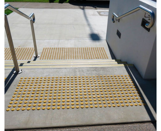 Тактильный индикатор ПВХ Размер 20 x 35 для слабовидящим людям